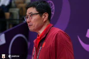 郭振明：亚洲杯跟队期间一直被中国男篮感染着 队员在场上玩命